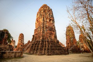 depositphotos_79318962-stock-photo-overview-of-ayutthaya-temples-in